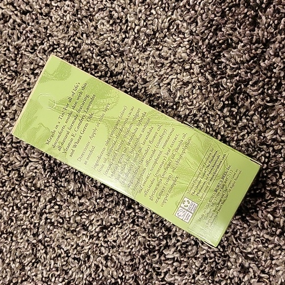 New Burts bees 🐝 - Picture 2 of 3